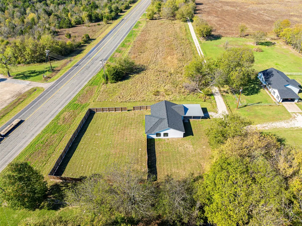 2538 County Road 3127 Greenville, TX 75402