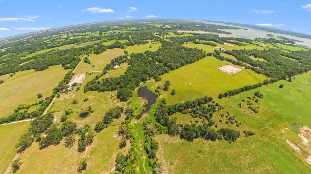 394 LCR 832 Donie, TX 75838