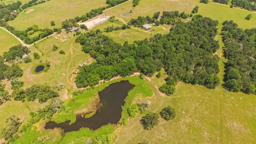 394 LCR 832 Donie, TX 75838