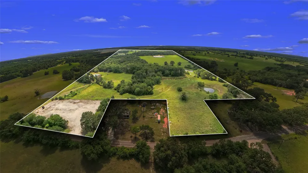 394 LCR 832 Donie, TX 75838