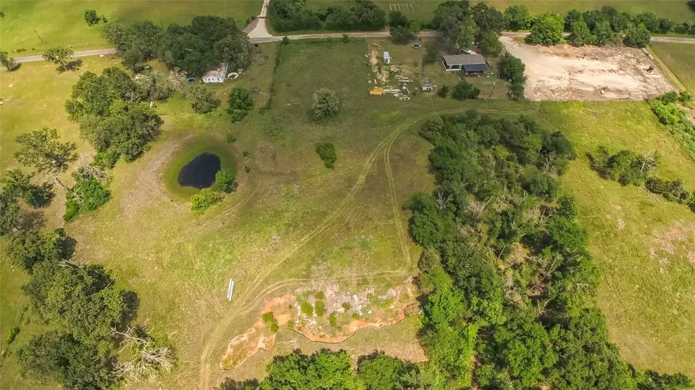 394 LCR 832 Donie, TX 75838