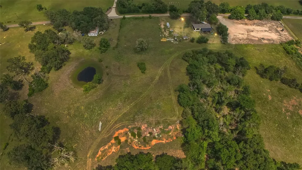 394 LCR 832 Donie, TX 75838