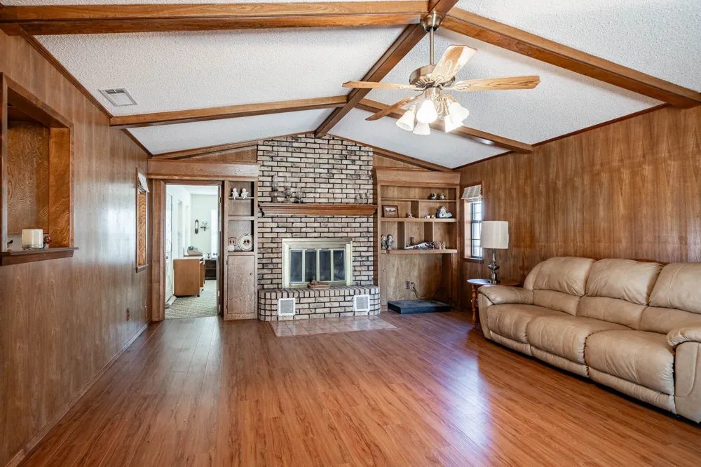 2100 Avenue Q Anson, TX 79501