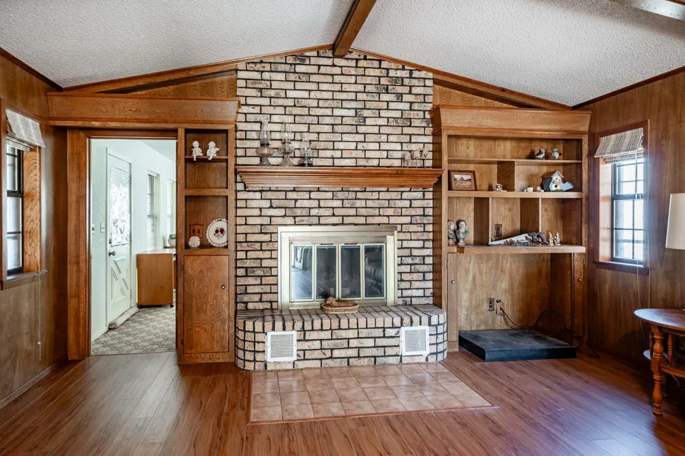 2100 Avenue Q Anson, TX 79501