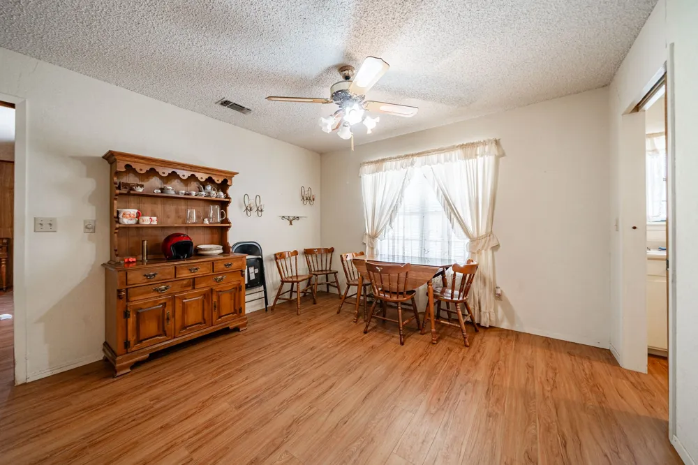 2100 Avenue Q Anson, TX 79501