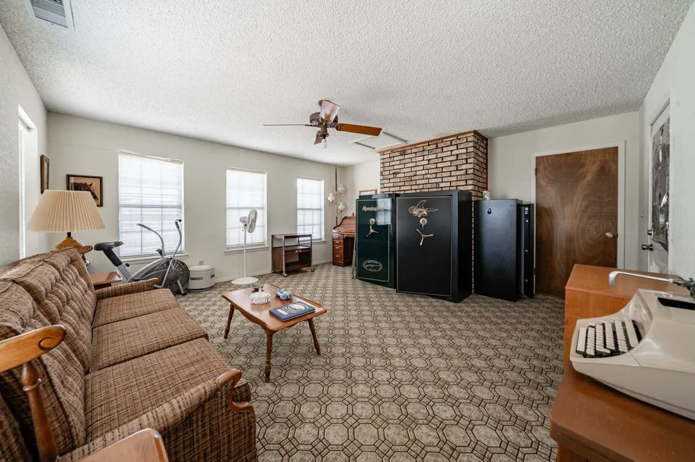 2100 Avenue Q Anson, TX 79501