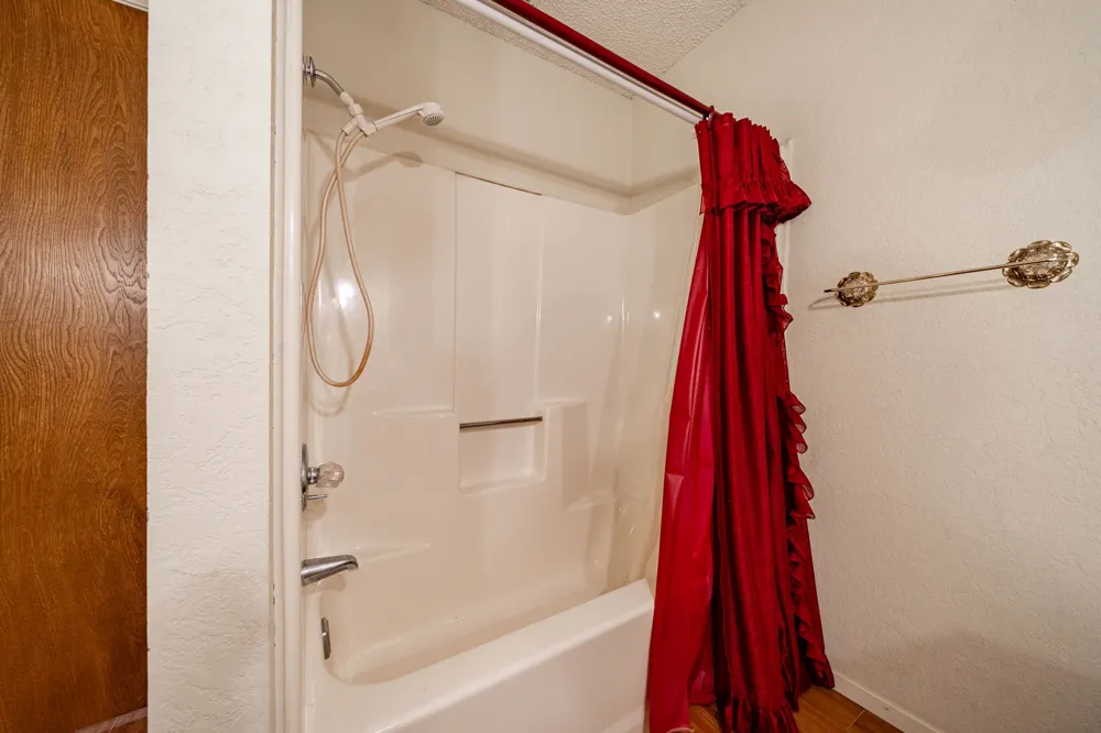 2100 Avenue Q Anson, TX 79501