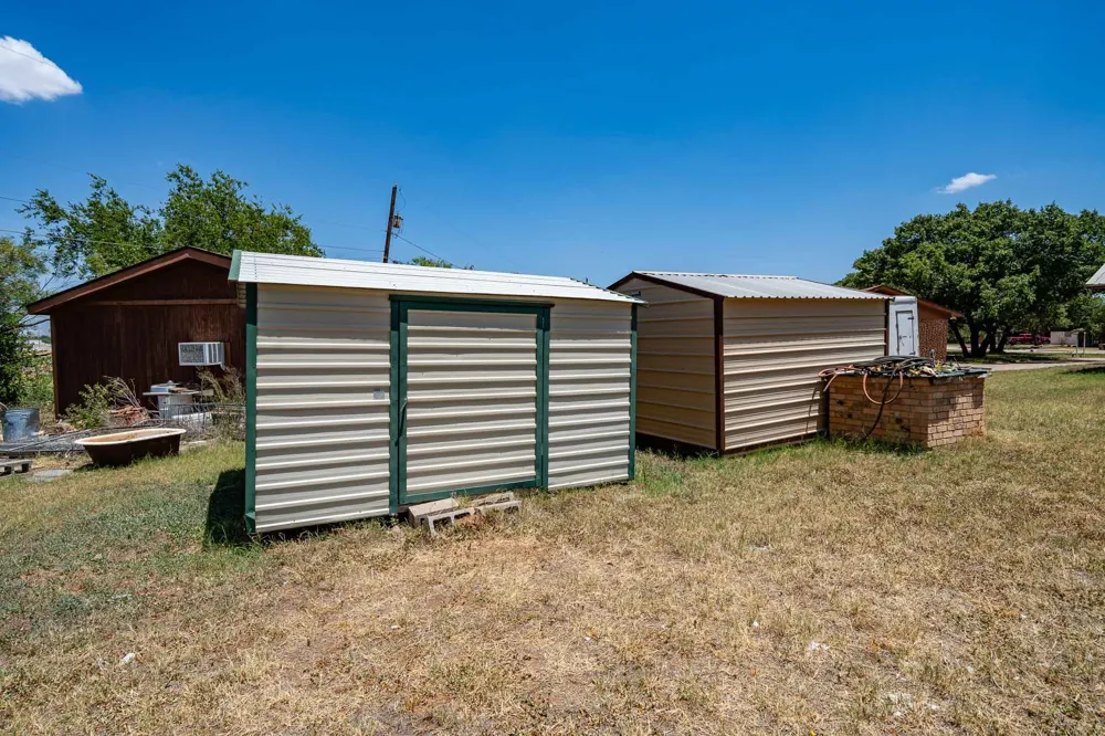 2100 Avenue Q Anson, TX 79501