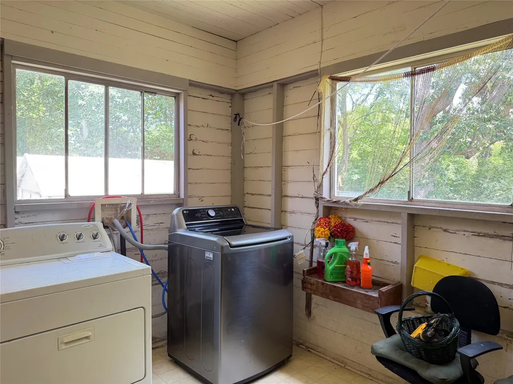 140 S Main Street Avinger, TX 75630