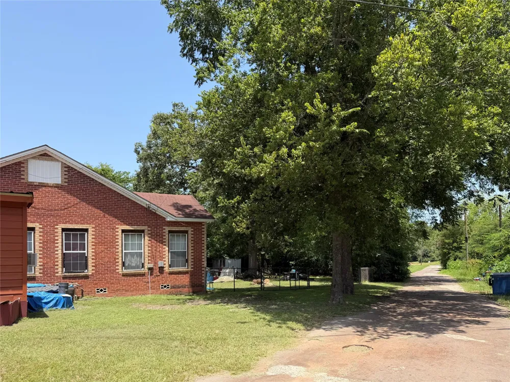 140 S Main Street Avinger, TX 75630