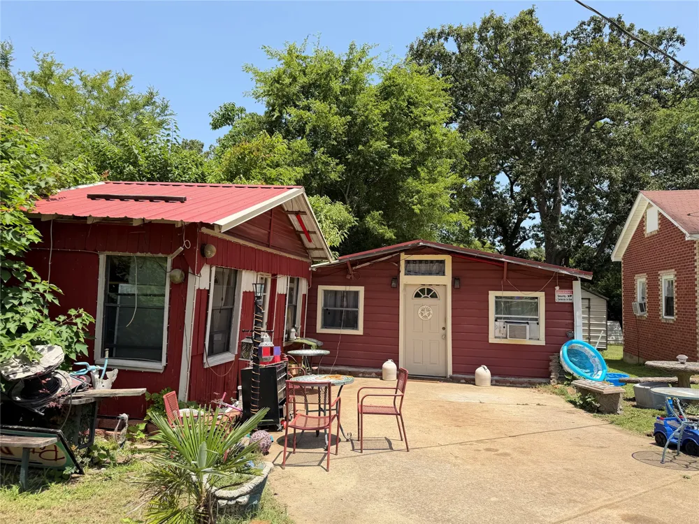 140 S Main Street Avinger, TX 75630