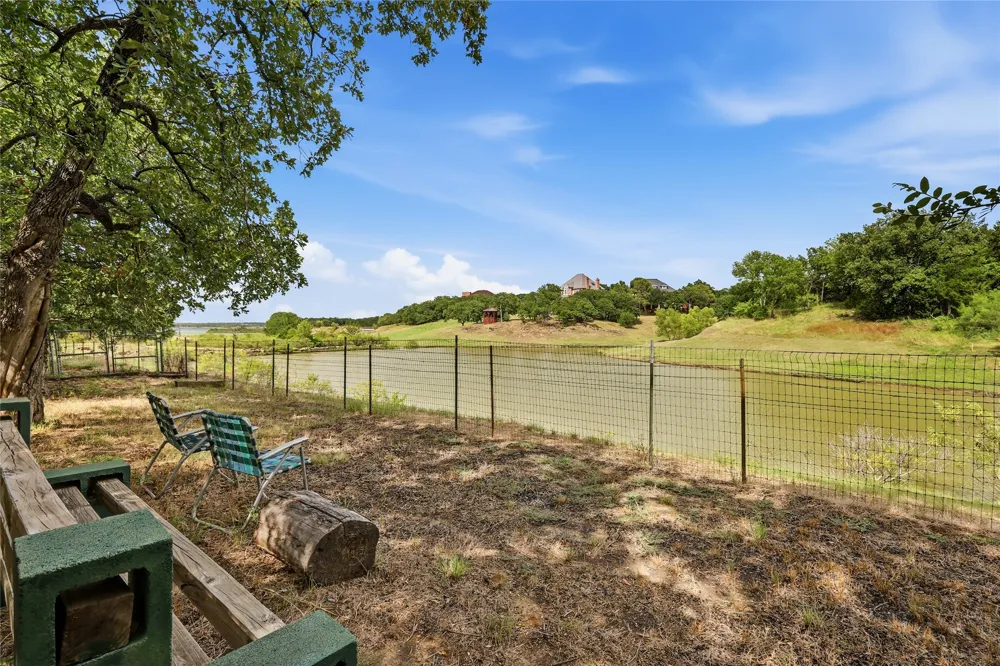 2930 Peninsula Drive Grapevine, TX 76051