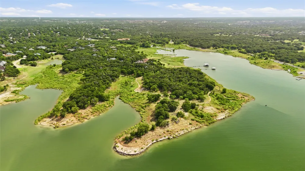 2930 Peninsula Drive Grapevine, TX 76051