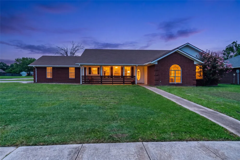 608 Aldridge Street Commerce, TX 75428
