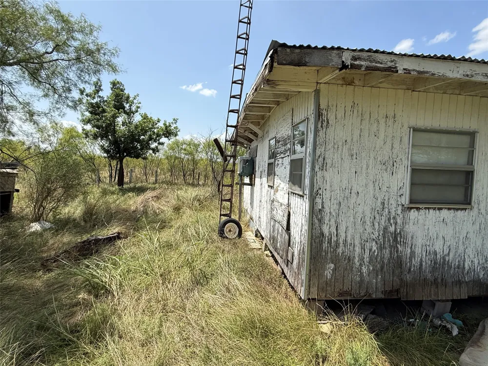 140 Arapaho Road Brownwood, TX 76801