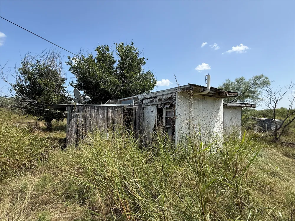 140 Arapaho Road Brownwood, TX 76801