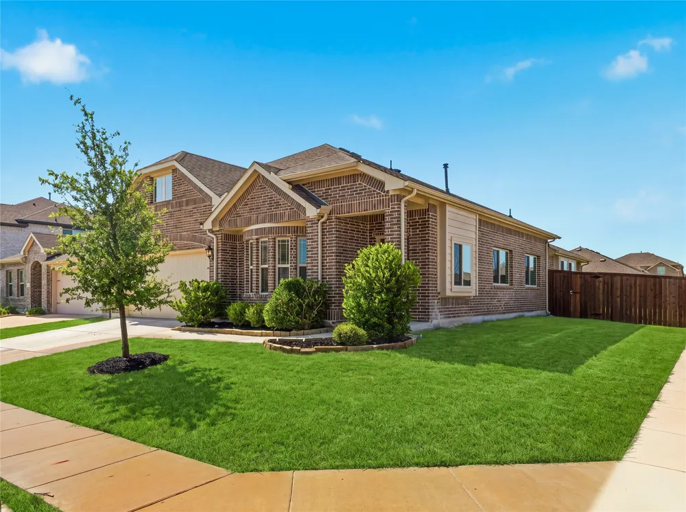 1204 Sumner Street Aubrey, TX 76227