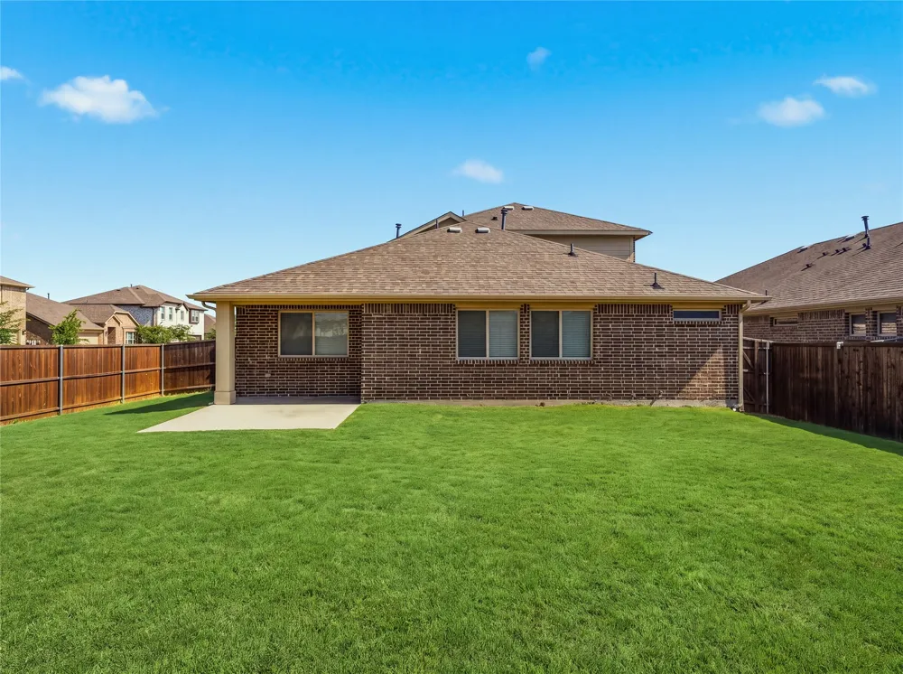 1204 Sumner Street Aubrey, TX 76227