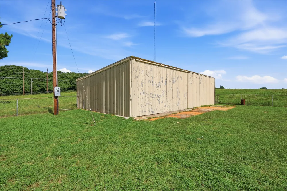 11138 Fm 901 Sadler, TX 76264