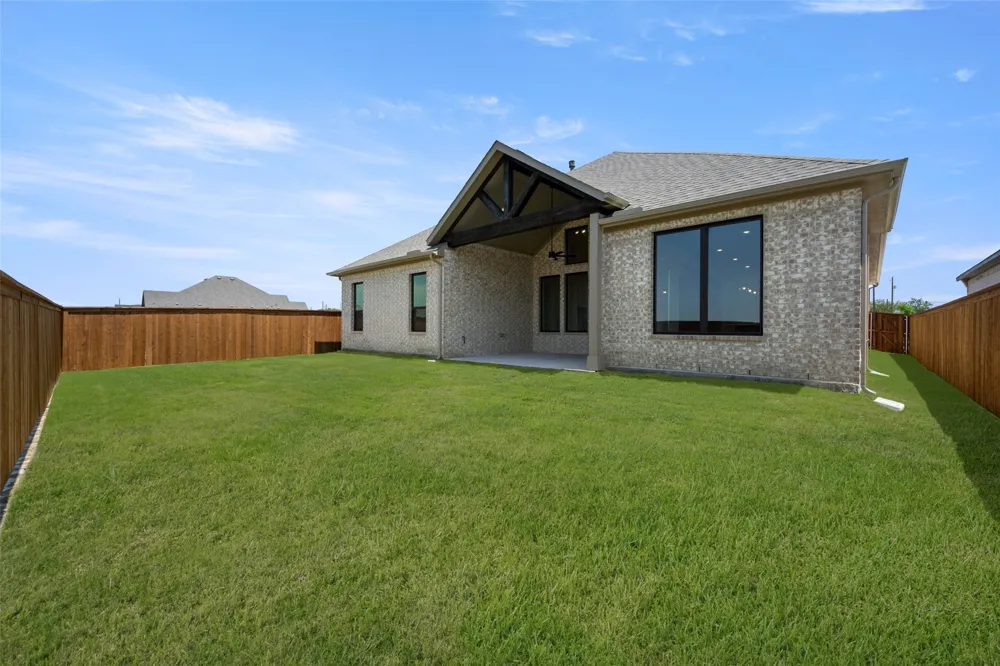 317 Fire Blade Drive Aledo, TX 76008