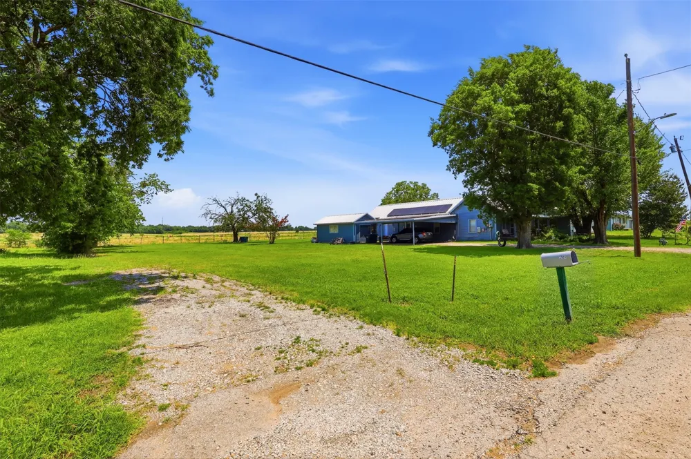 2501 Mcfarland Caddo Mills, TX 75135