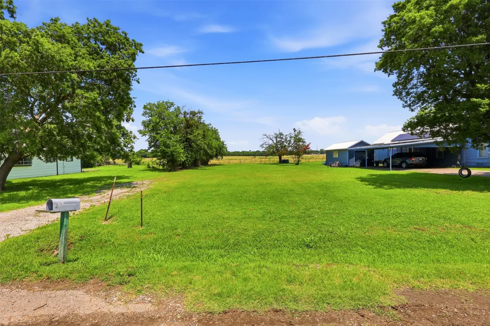 2501 Mcfarland Caddo Mills, TX 75135