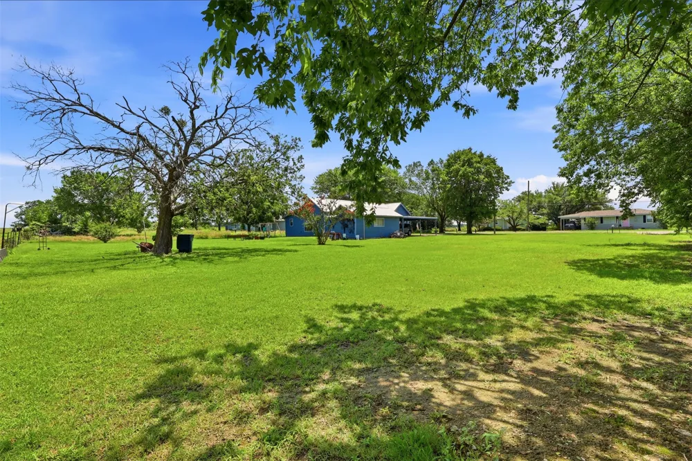 2501 Mcfarland Caddo Mills, TX 75135
