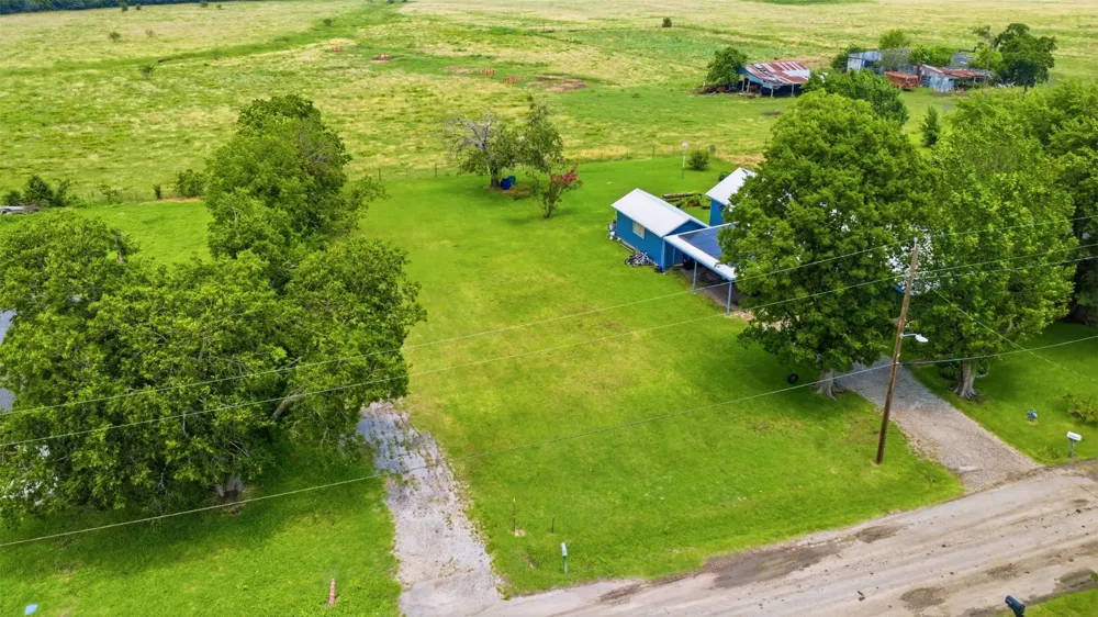 2501 Mcfarland Caddo Mills, TX 75135