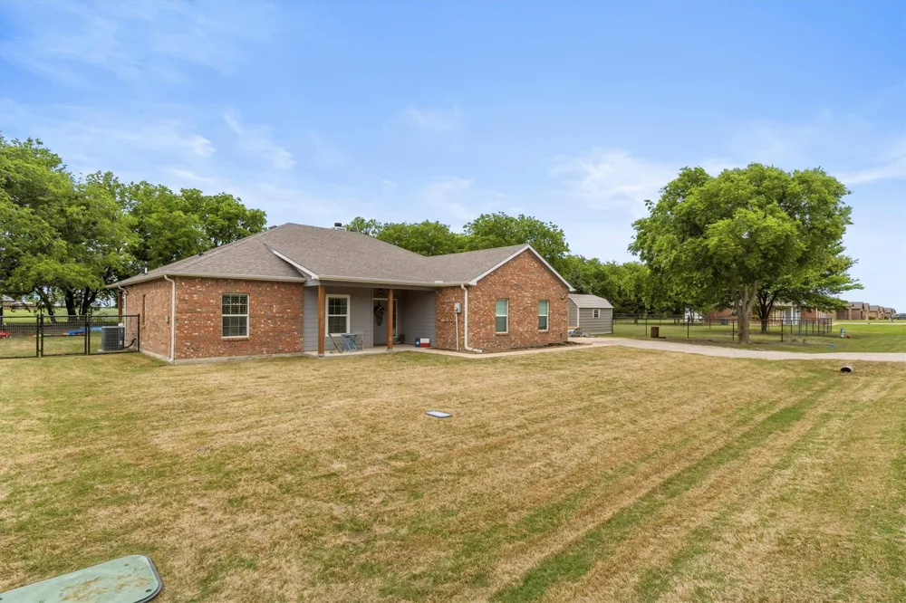 429 Collin Street Nevada, TX 75173