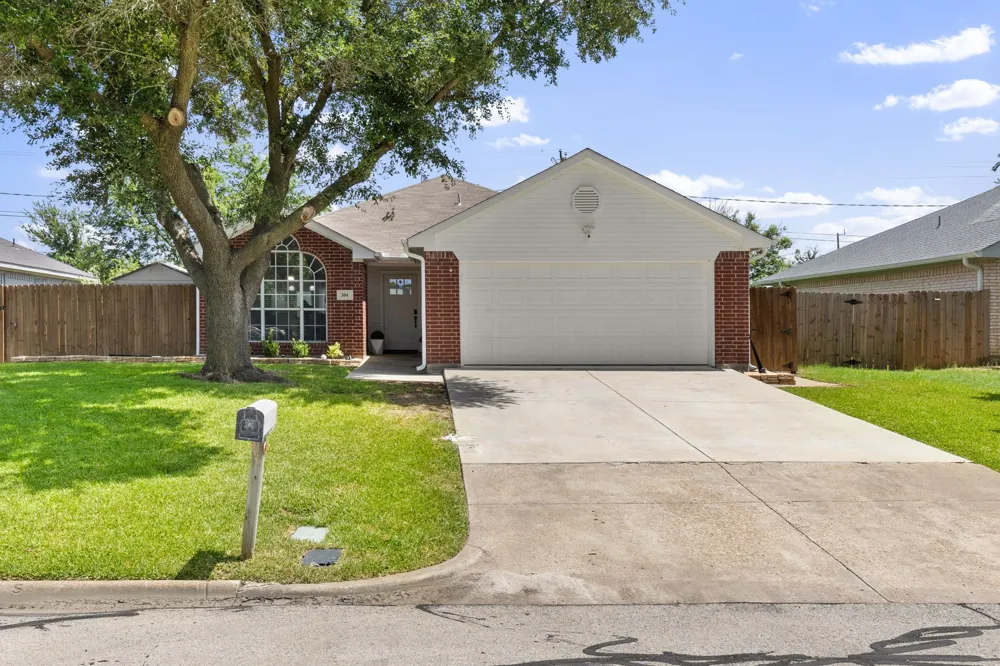 504 Fort Worth Street Mansfield, TX 76063