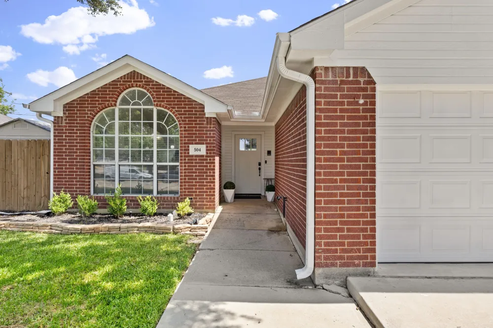 504 Fort Worth Street Mansfield, TX 76063
