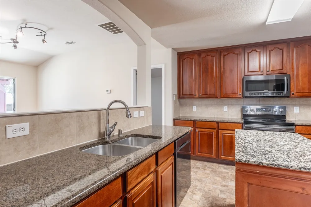 472 Grant Lane Lavon, TX 75166