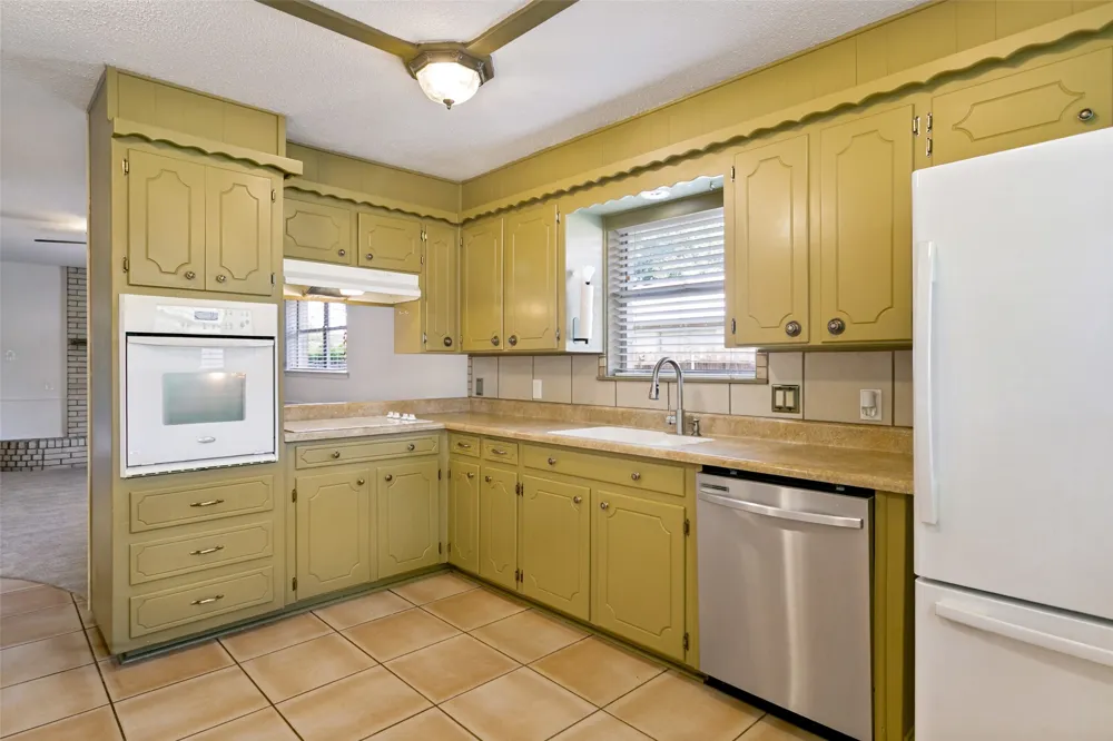 412 Franklin Drive Euless, TX 76040