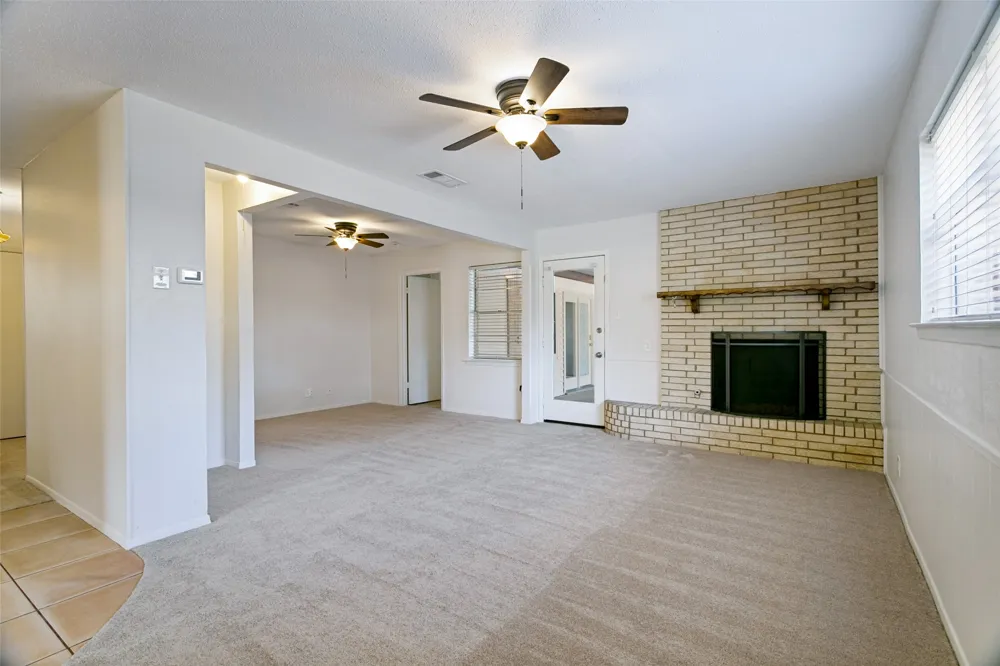 412 Franklin Drive Euless, TX 76040