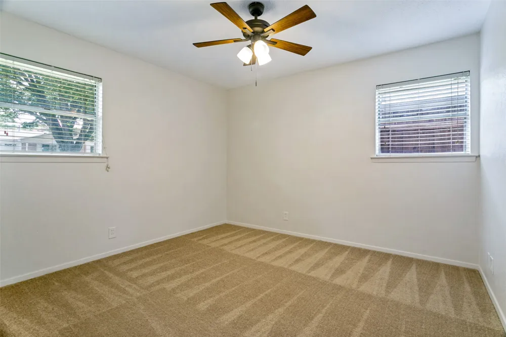 412 Franklin Drive Euless, TX 76040