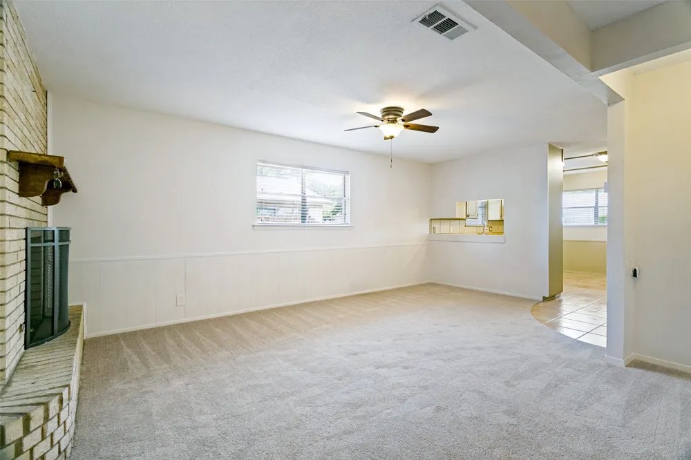 412 Franklin Drive Euless, TX 76040
