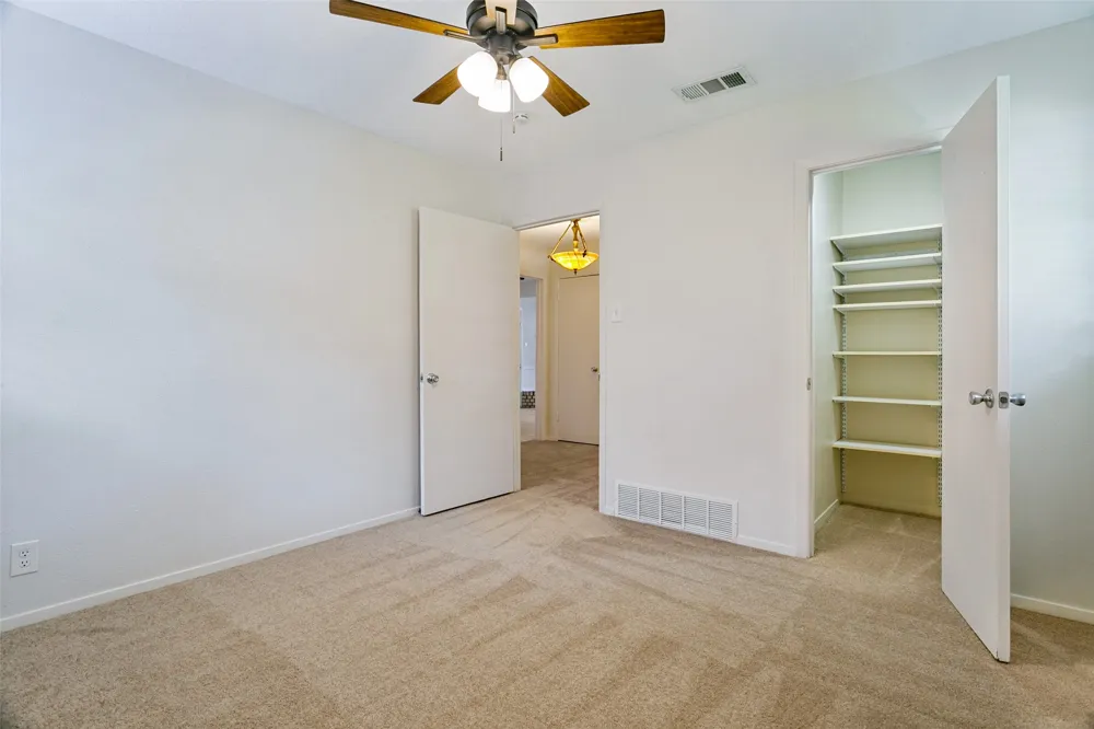 412 Franklin Drive Euless, TX 76040
