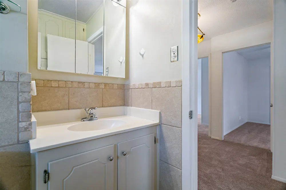 412 Franklin Drive Euless, TX 76040