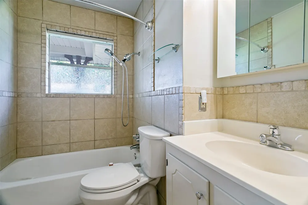 412 Franklin Drive Euless, TX 76040