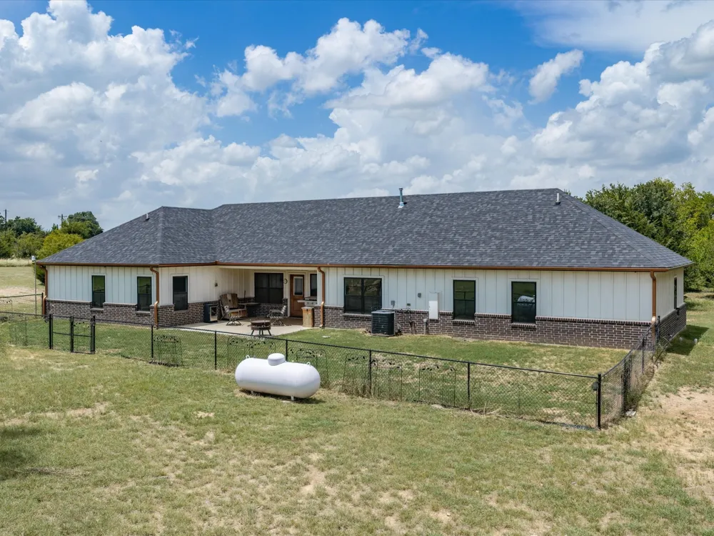 403 Polk Road Bowie, TX 76230