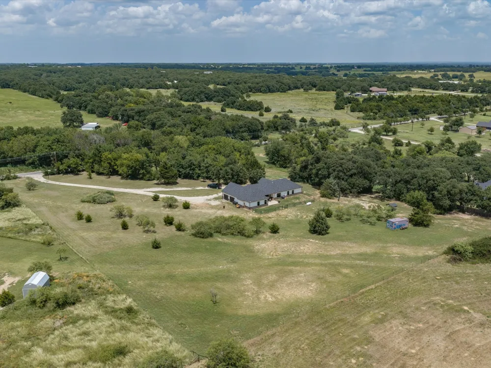 403 Polk Road Bowie, TX 76230