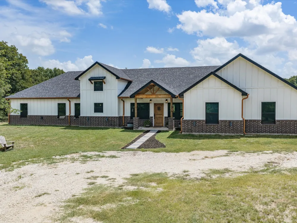 403 Polk Road Bowie, TX 76230