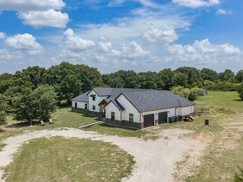 403 Polk Road Bowie, TX 76230