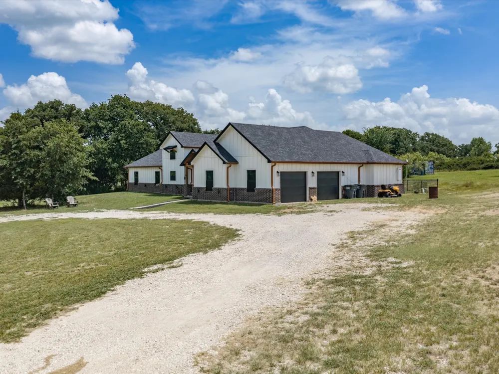 403 Polk Road Bowie, TX 76230