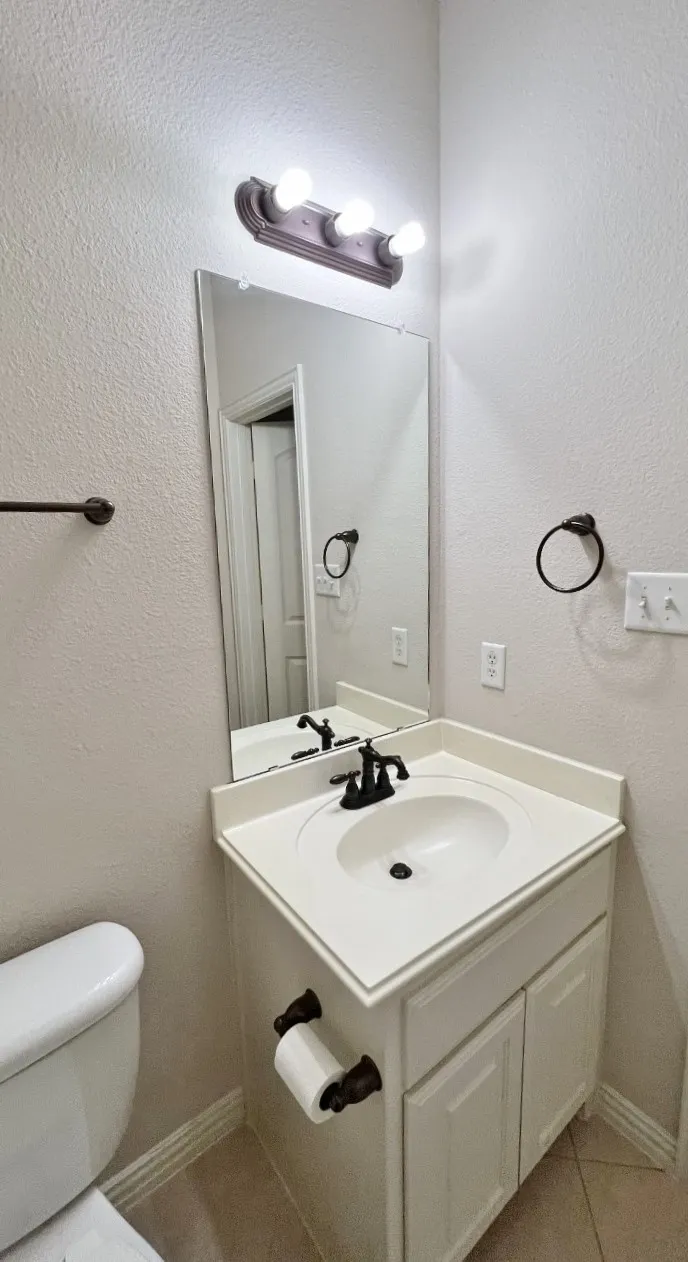 2500 Rockbrook Drive #40 Lewisville, TX 75067