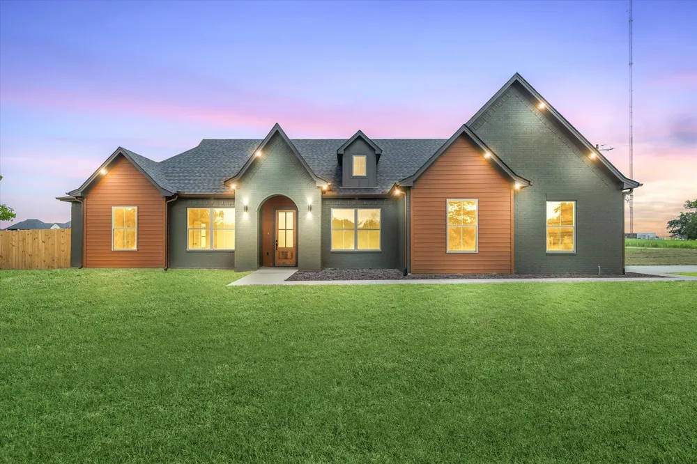 15558 CR 436 Lindale, TX 75771