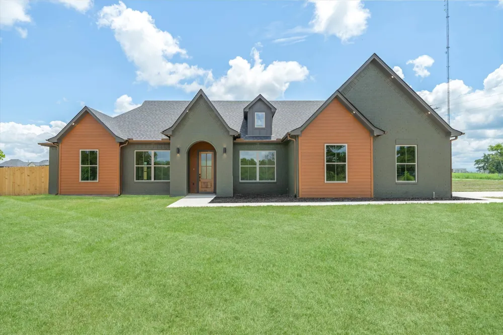 15558 CR 436 Lindale, TX 75771