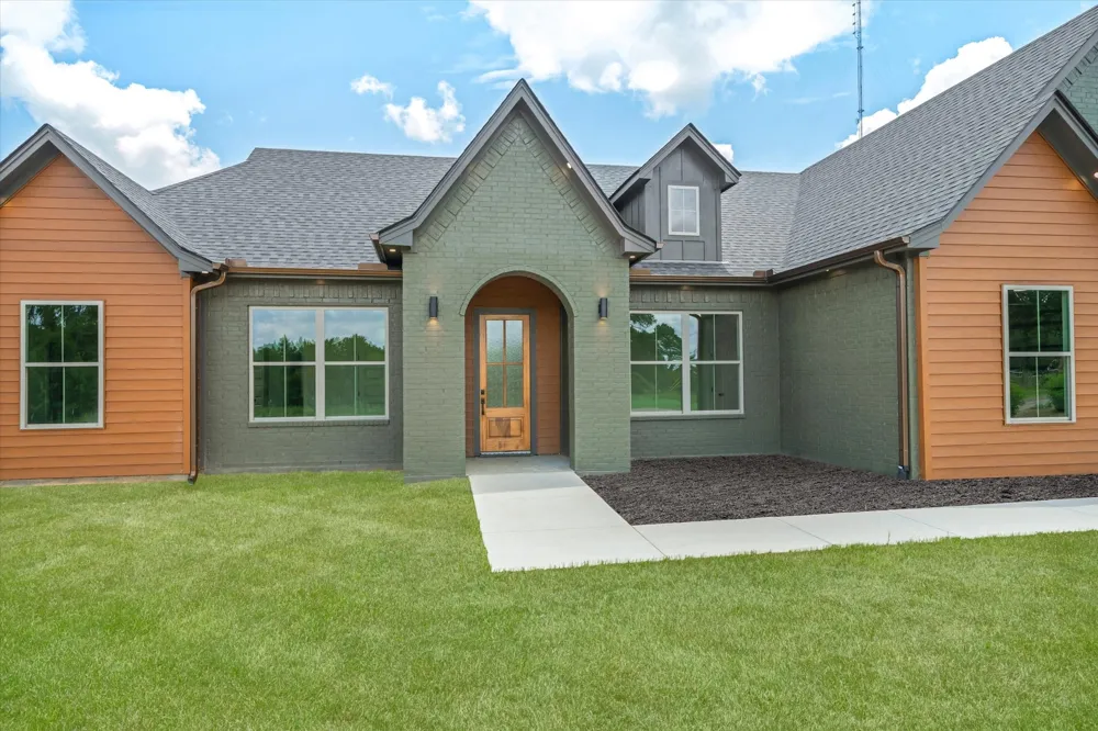 15558 CR 436 Lindale, TX 75771