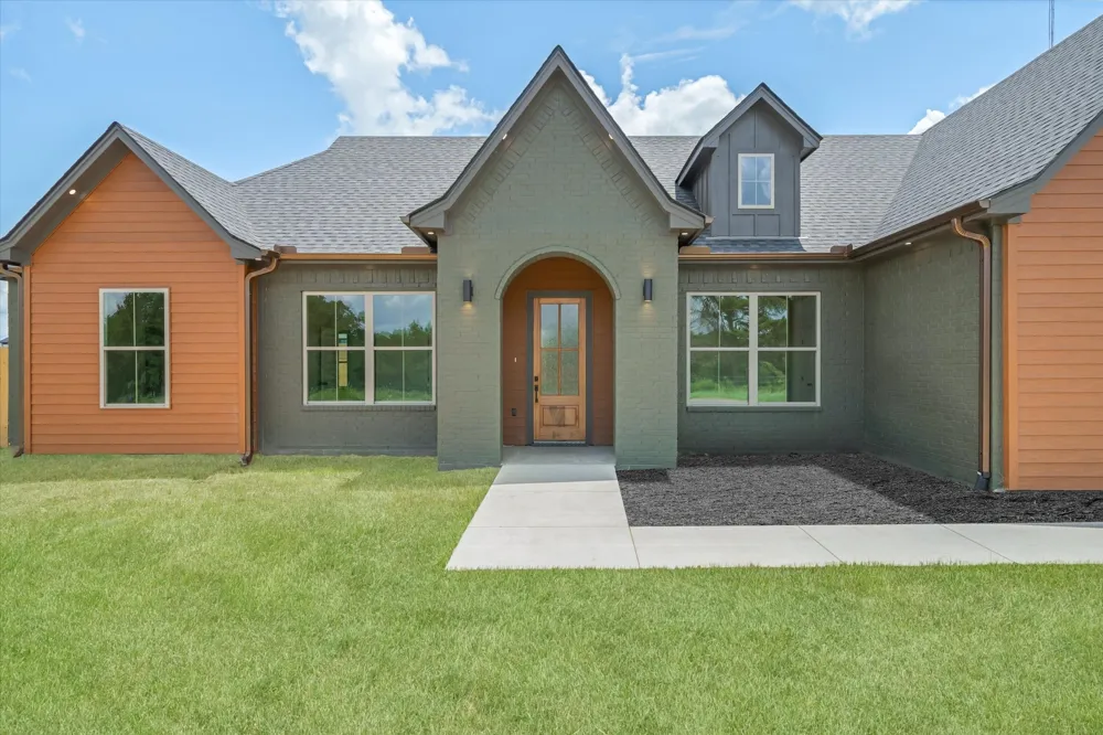 15558 CR 436 Lindale, TX 75771