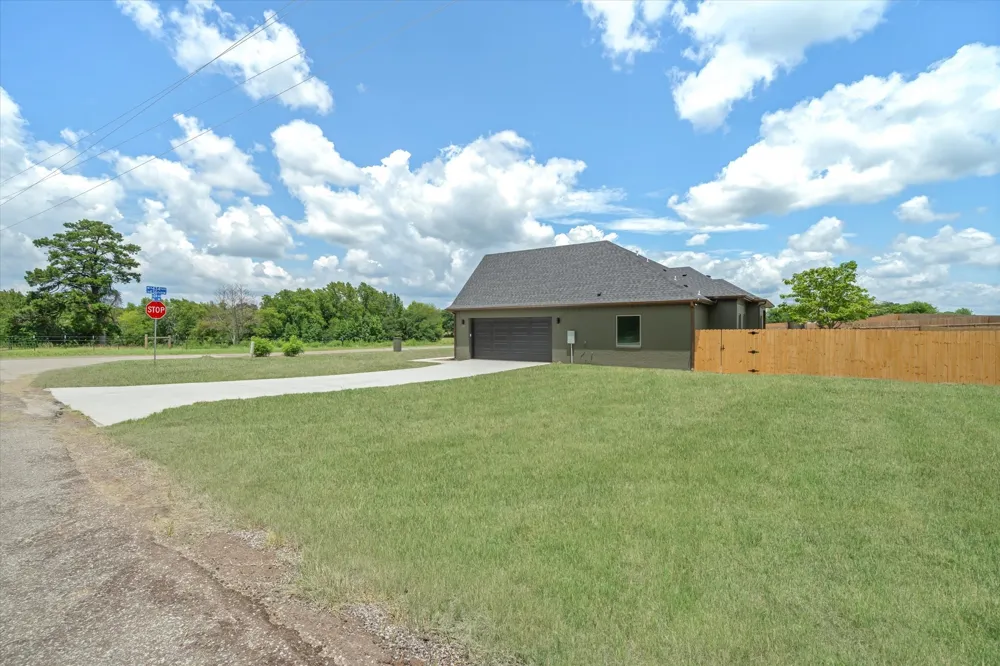 15558 CR 436 Lindale, TX 75771